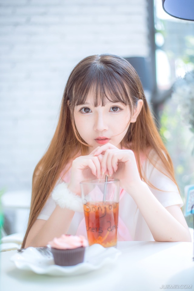 惭愧常使人健忘，亏心和丢脸的事总是不愿记起，因此也很容易在记忆的筛眼里走漏的一干二净。